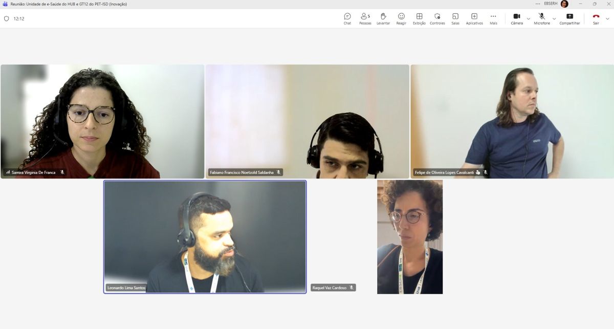 Captura de tela de reunião online entre o GT 12 e a coordenação do Telessaúde HUB.